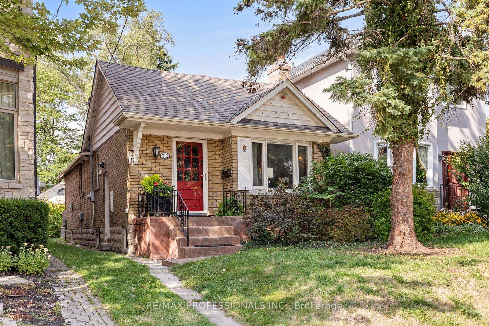 212-douglas-avenue-toronto-ontario-c12389439