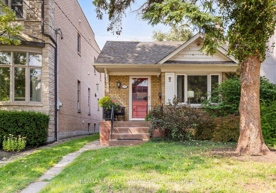 212-douglas-avenue-toronto-ontario-c12389439