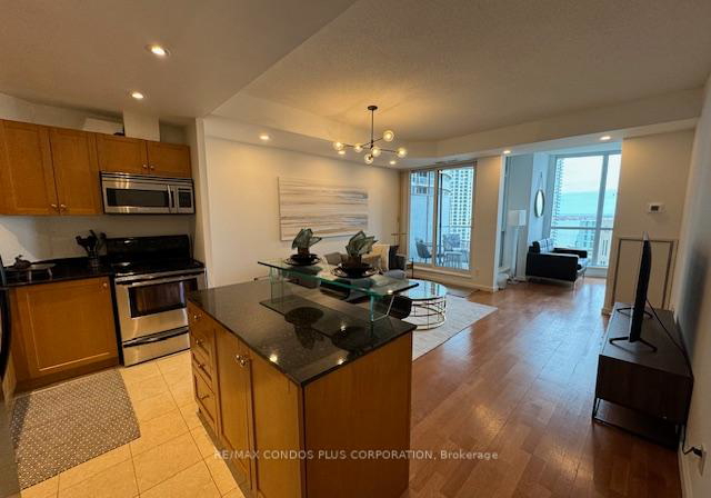218-queens-quay-w-toronto-ontario-c12389594