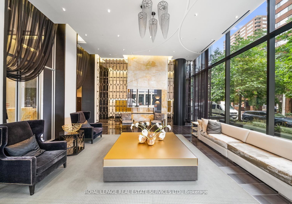 32-davenport-road-toronto-ontario-c12389824