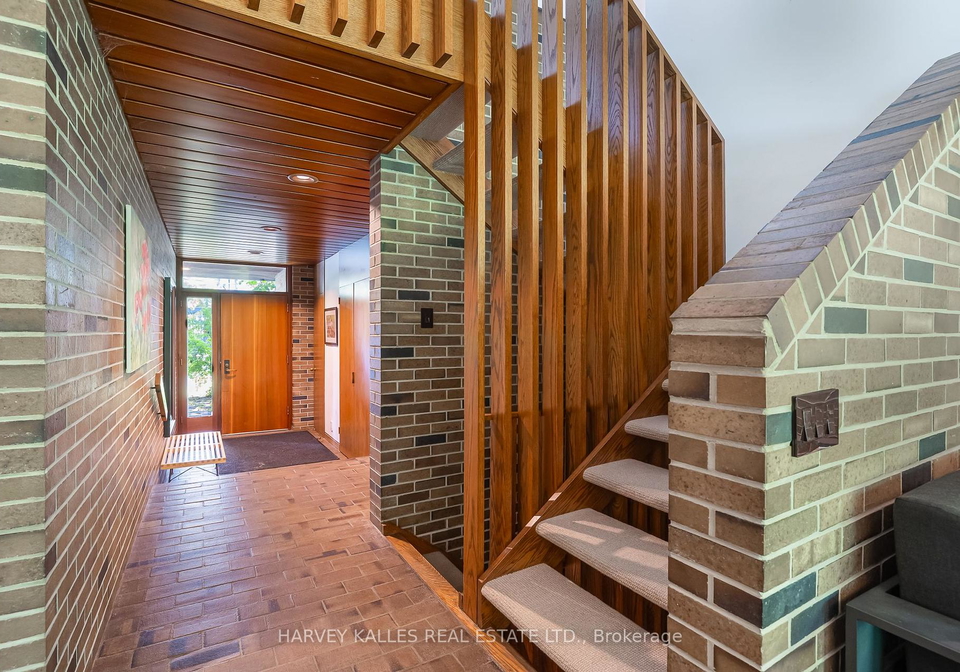 86-cortleigh-boulevard-toronto-ontario-c12389828