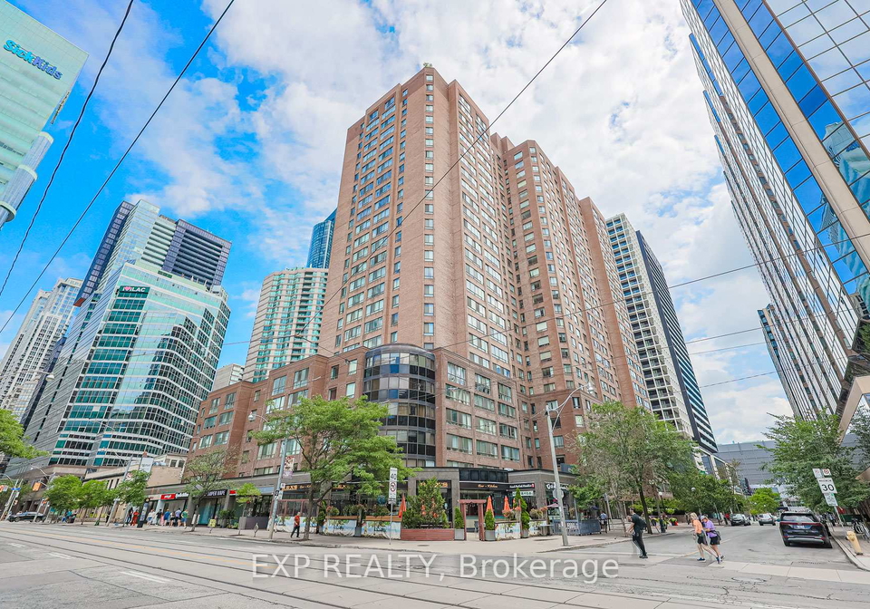 633-bay-street-toronto-ontario-c12389829