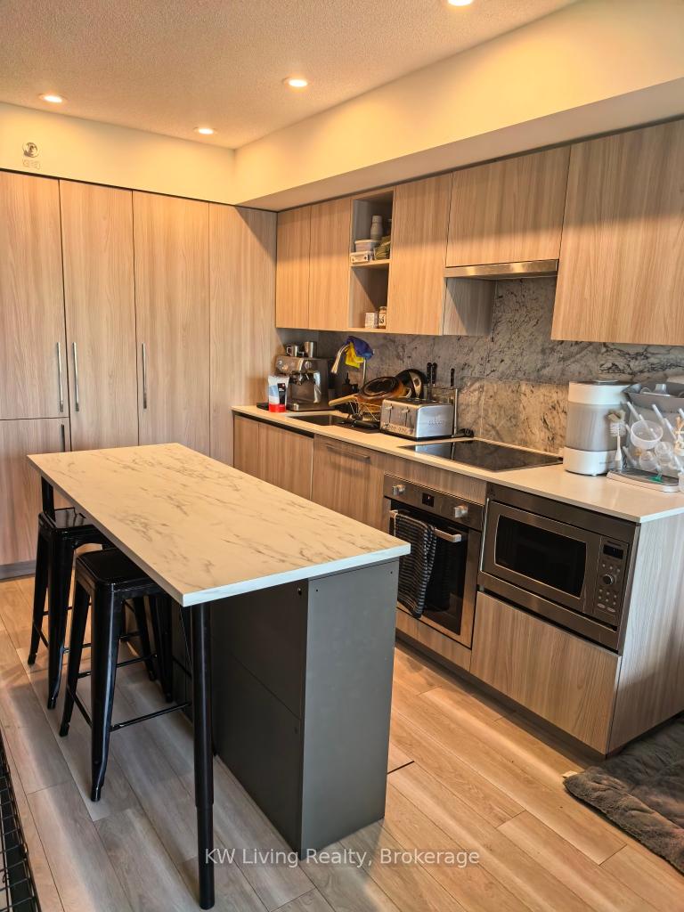 19-bathurst-street-toronto-ontario-c12389861