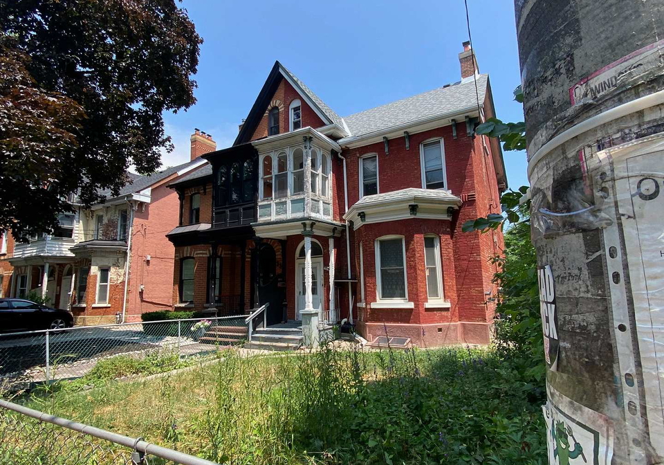 31-beaconsfield-avenue-toronto-ontario-c12389898