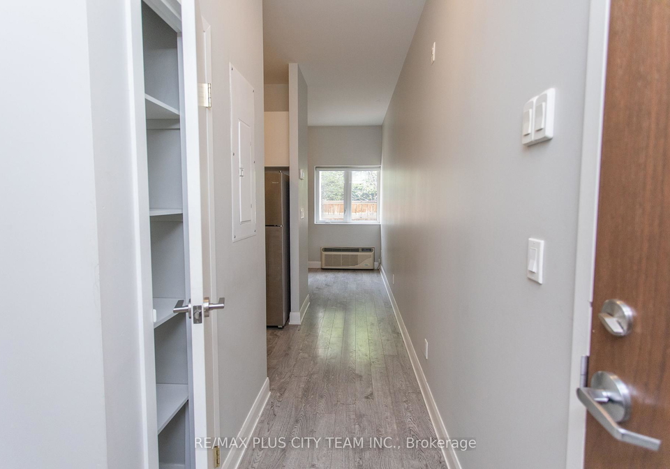 686-bathurst-street-toronto-ontario-c12389931