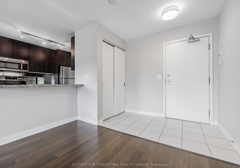 400-wellington-street-w-toronto-ontario-c12389973