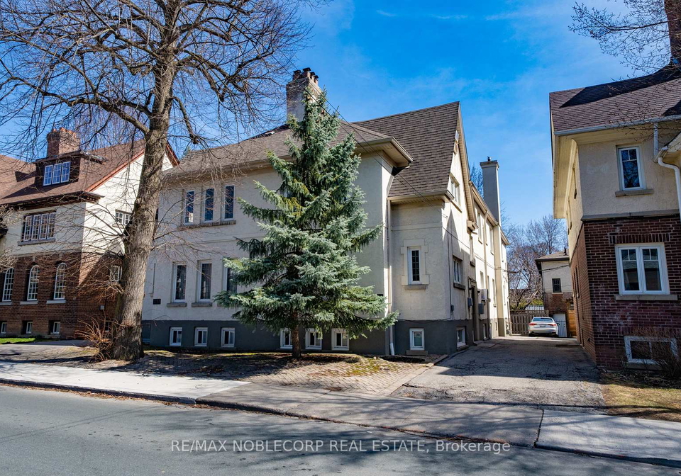 809-811-duplex-avenue-toronto-ontario-c12390018
