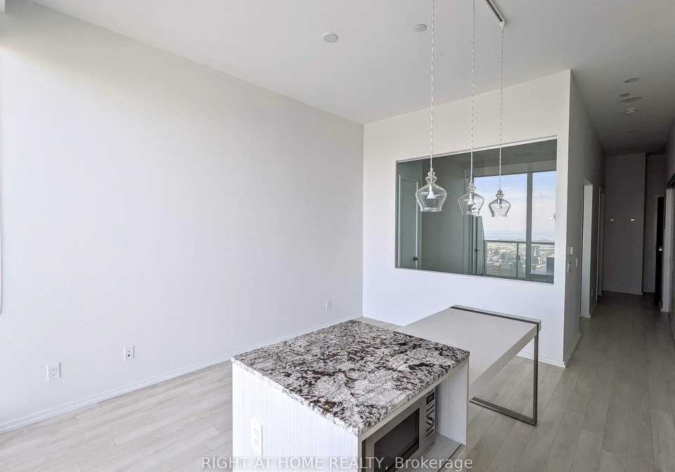 197-yonge-street-toronto-ontario-c12390308