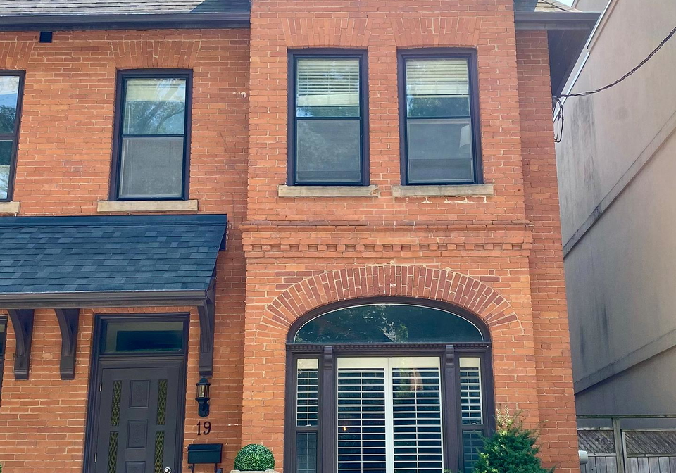 19-lowther-avenue-toronto-ontario-c12390880