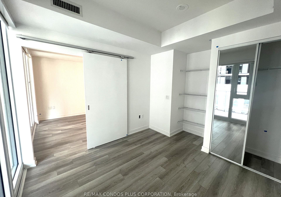 230-simcoe-street-toronto-ontario-c12391029