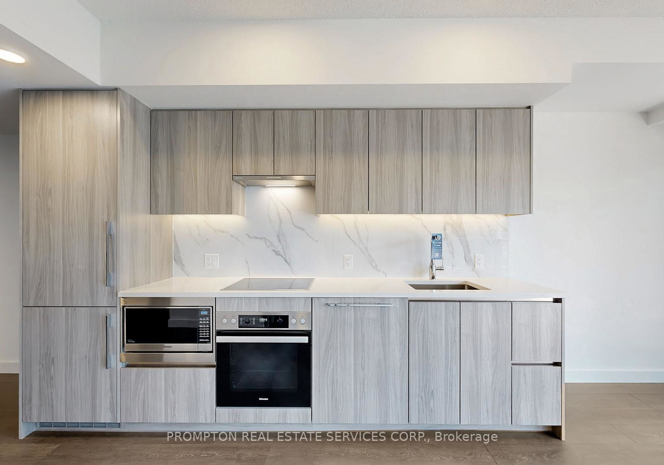 3-concord-cityplace-way-toronto-ontario-c12391079