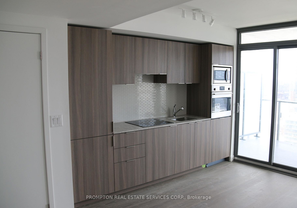 11-wellesley-street-w-toronto-ontario-c12391273