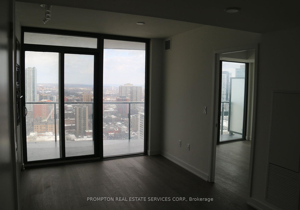 11-wellesley-street-w-toronto-ontario-c12391273