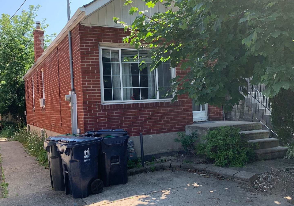 13-lanark-avenue-toronto-ontario-c12391608