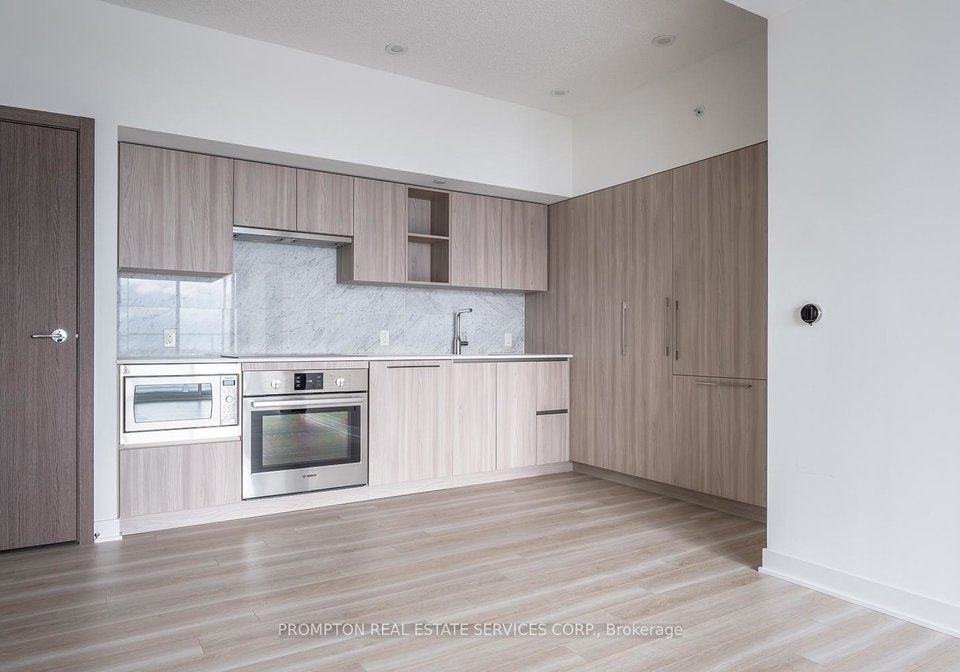 17-bathurst-street-toronto-ontario-c12391635