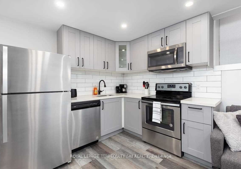 396-lansdowne-avenue-toronto-ontario-c12392111