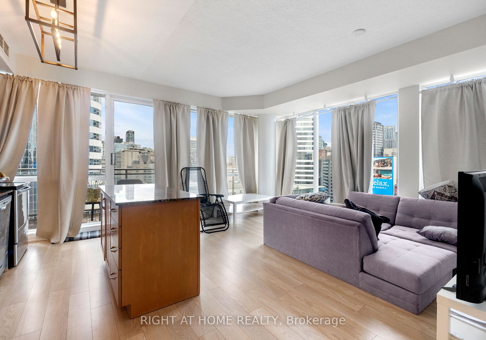 220-victoria-street-toronto-ontario-c12392221
