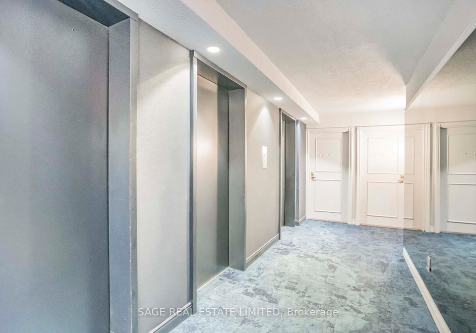 270-queens-quay-w-toronto-ontario-c12392436