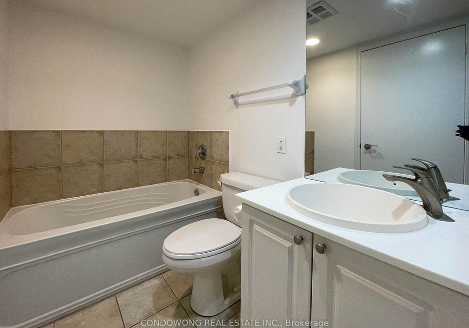 410-queens-quay-w-toronto-ontario-c12392820