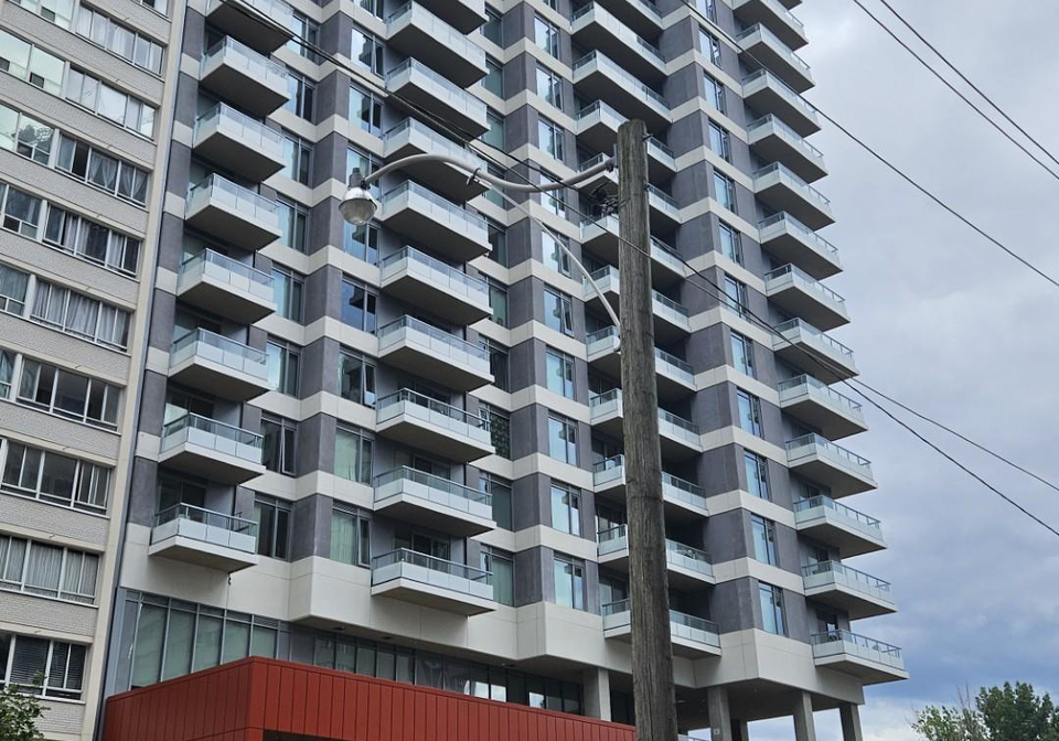 25-holly-street-toronto-ontario-c12392940