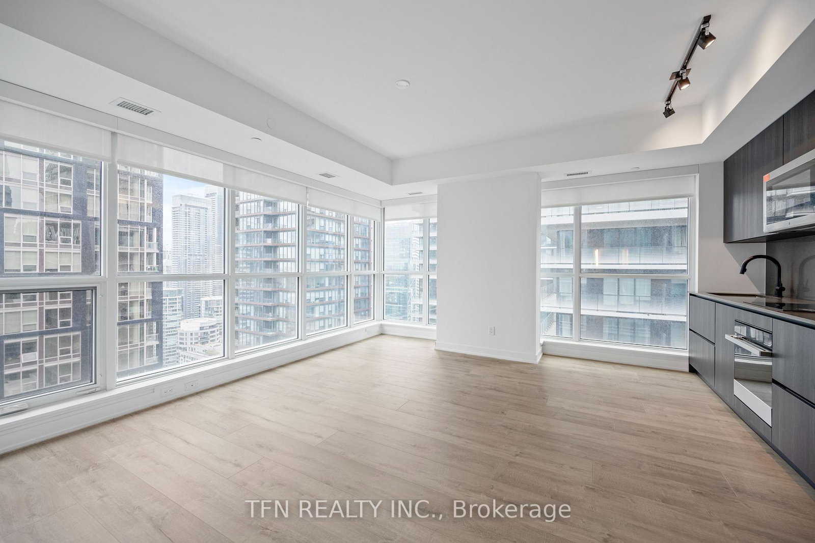 327-king-street-w-toronto-ontario-c12393240