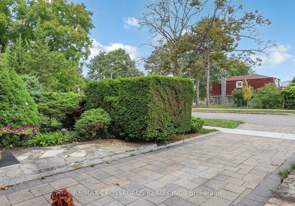 218-kingslake-road-north-york-ontario-c12393366