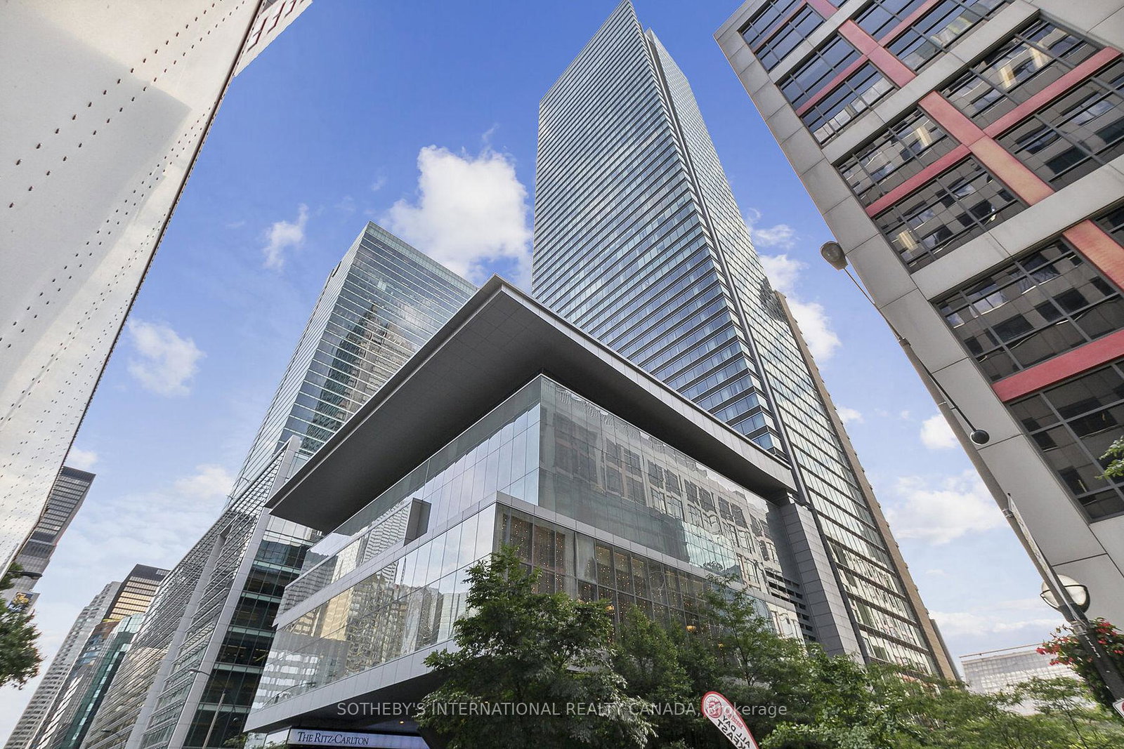 183-wellington-street-w-toronto-ontario-c12393572