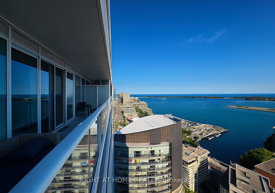 17-bathurst-street-toronto-ontario-c12393684