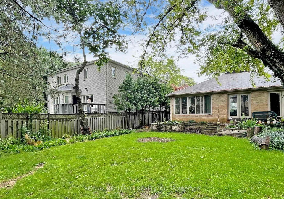 298-empress-avenue-s-north-york-ontario-c12393892