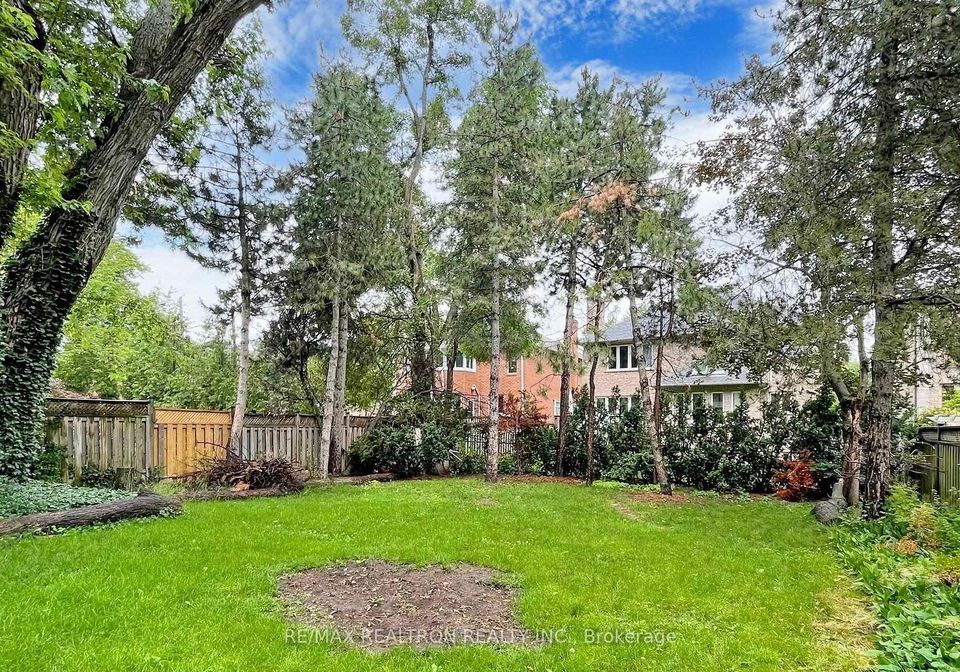 298-empress-avenue-s-north-york-ontario-c12393892