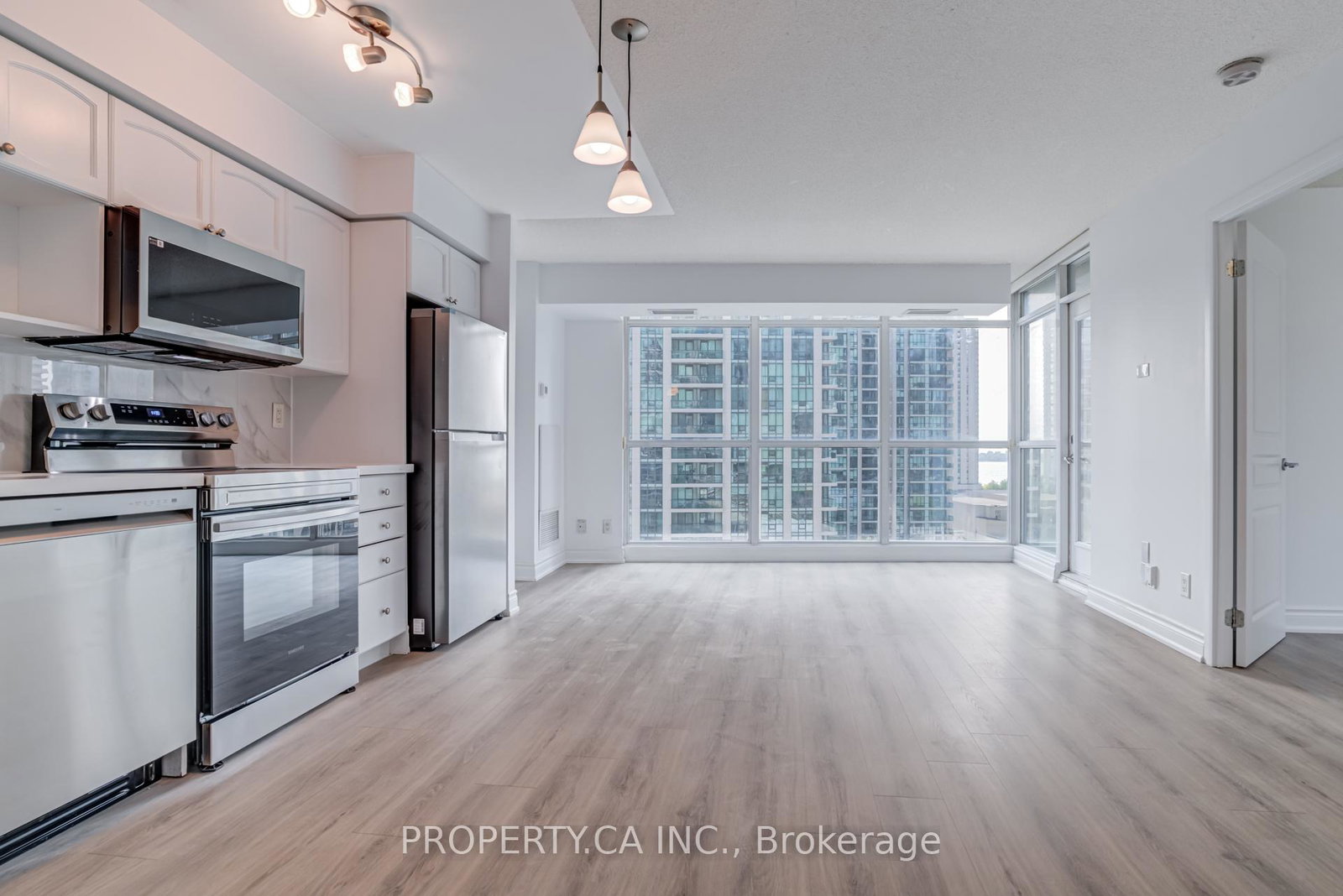 18-yonge-street-toronto-ontario-c12393964
