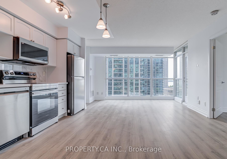18-yonge-street-toronto-ontario-c12393964