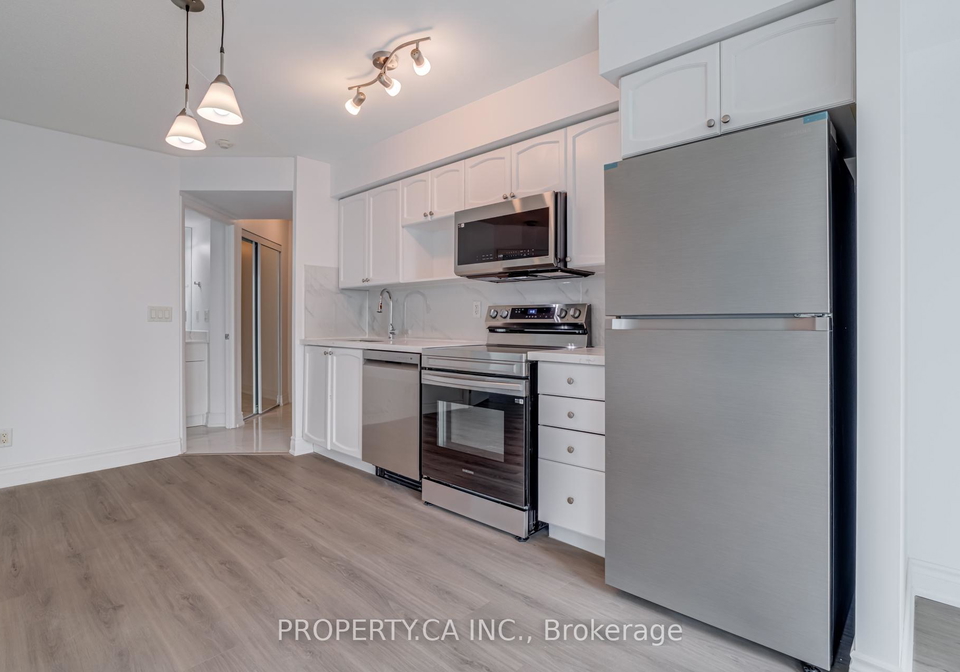 18-yonge-street-toronto-ontario-c12393964