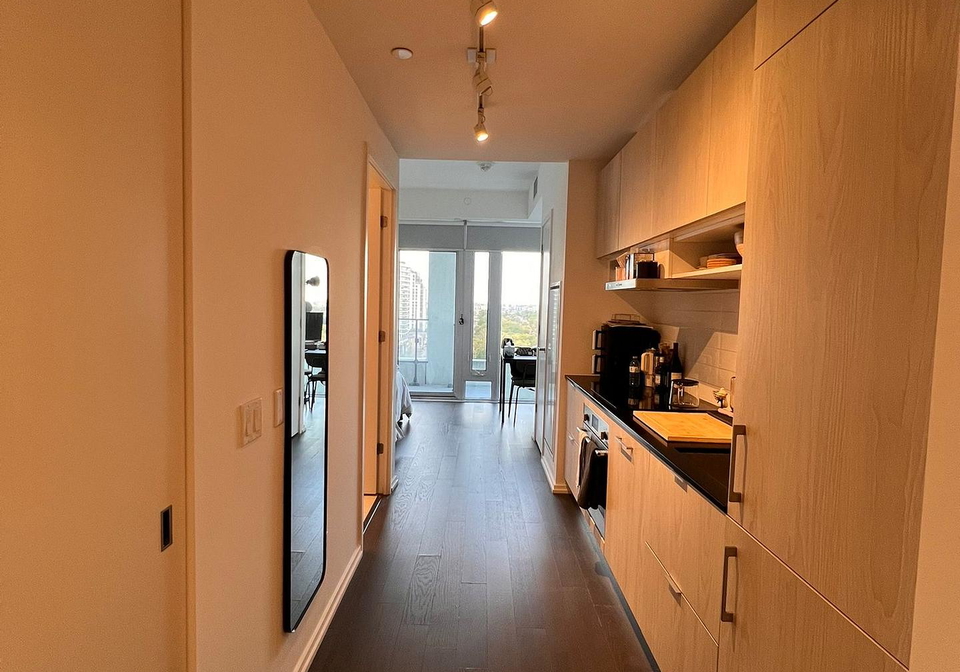 5-soudan-avenue-toronto-ontario-c12394179