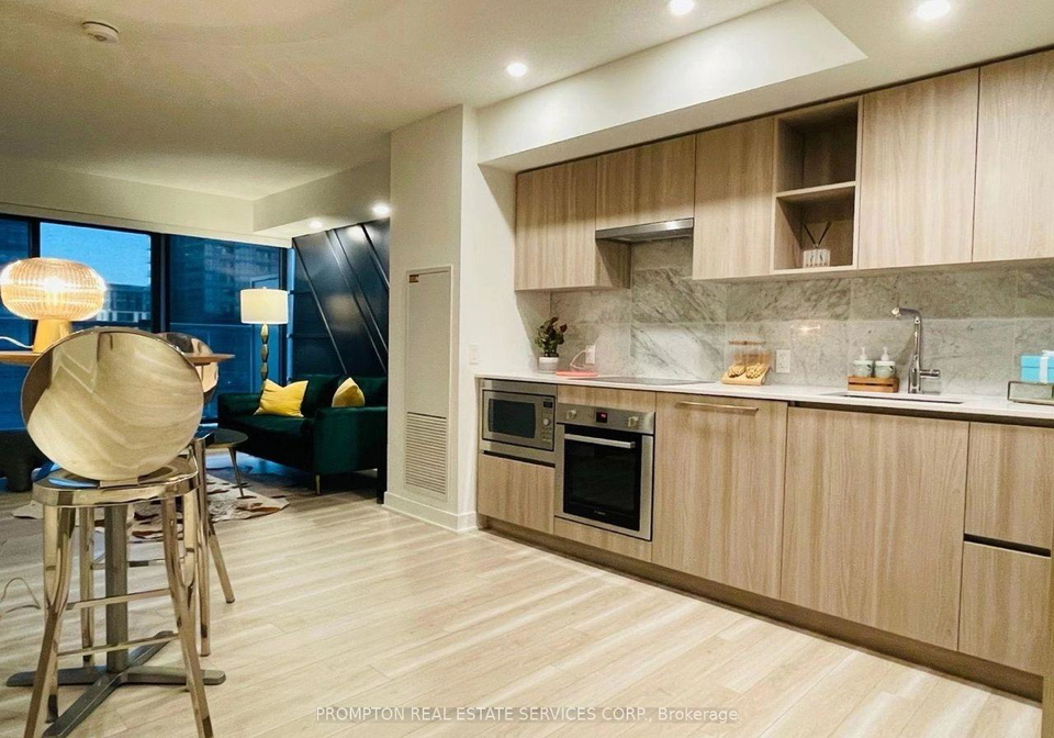 17-bathurst-street-toronto-ontario-c12394271