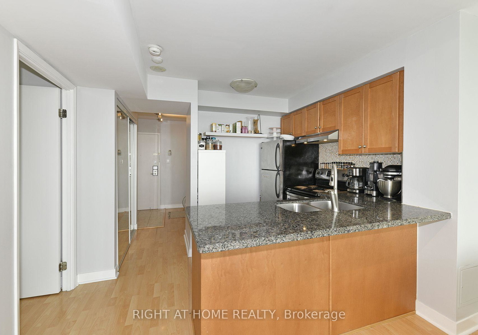 650-queens-quay-w-toronto-ontario-c12394309