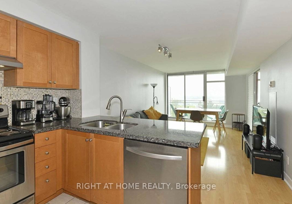 650-queens-quay-w-toronto-ontario-c12394309