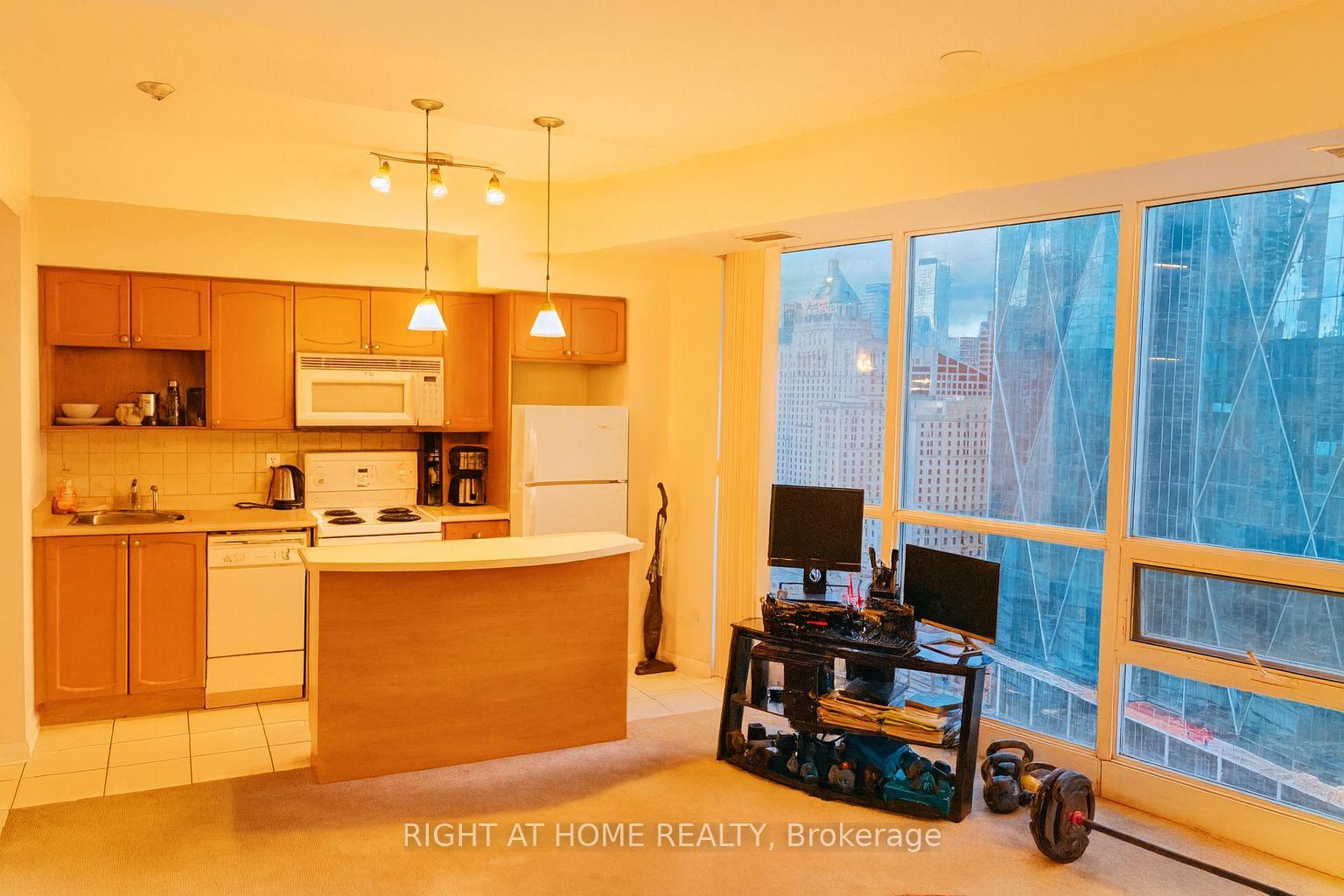 18-yonge-street-toronto-ontario-c12394635
