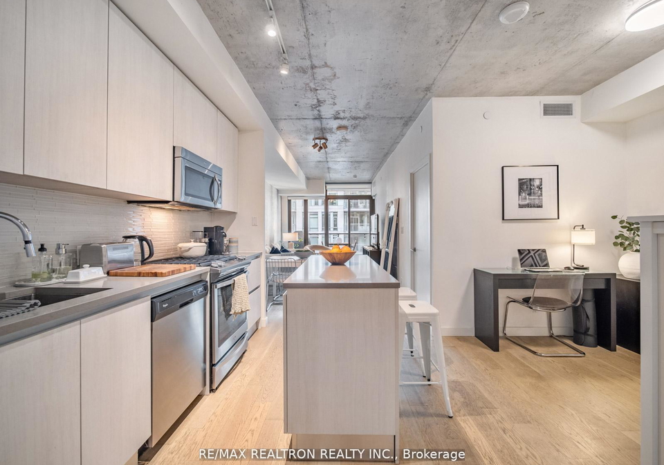 111-bathurst-street-toronto-ontario-c12394737