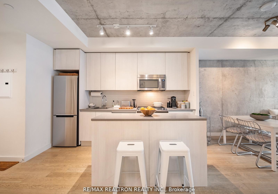 111-bathurst-street-toronto-ontario-c12394737