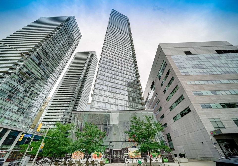 832-bay-street-toronto-ontario-c12394805
