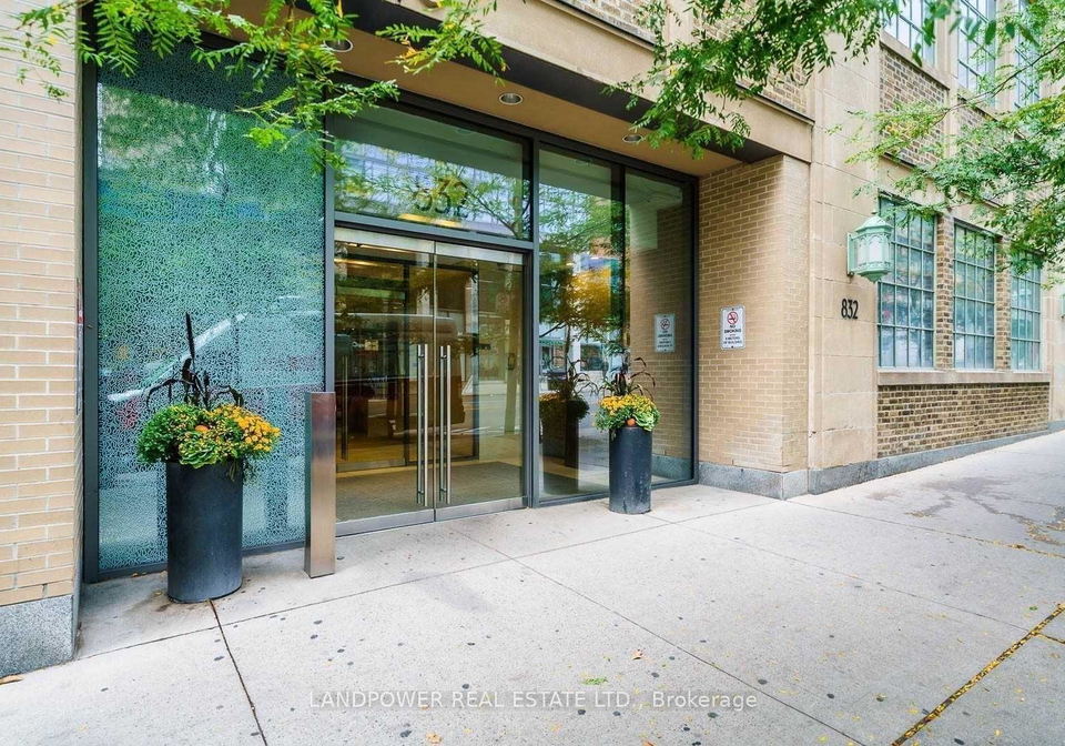 832-bay-street-toronto-ontario-c12394805