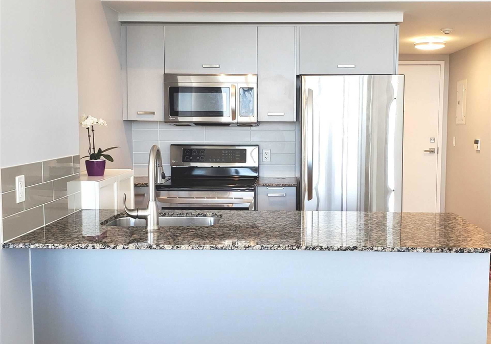 832-bay-street-toronto-ontario-c12394805