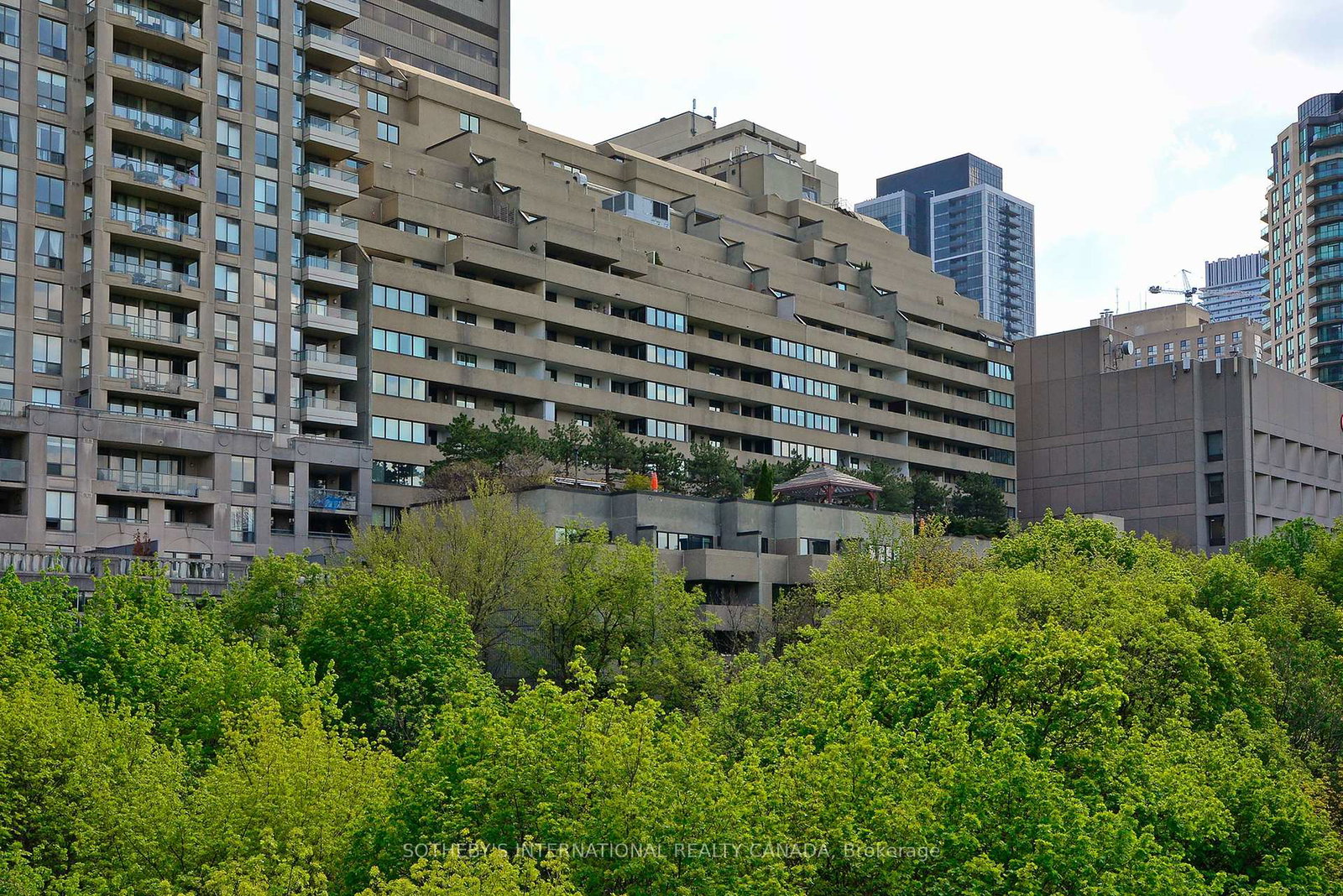 360-bloor-street-e-toronto-ontario-c12394851