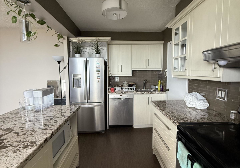 5-parkway-forest-drive-north-york-ontario-c12394884