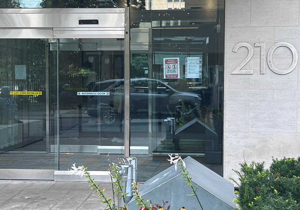 210-simcoe-street-toronto-ontario-c12394889
