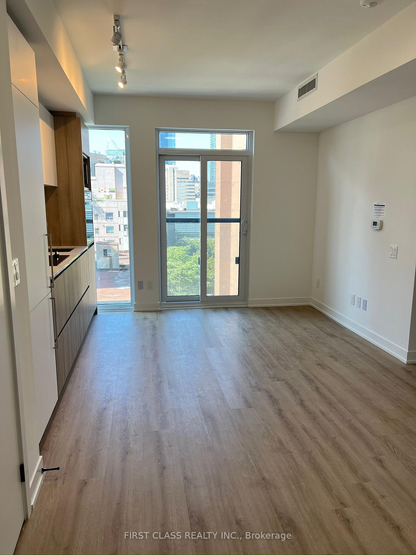 319-jarvis-street-w-toronto-ontario-c12395312