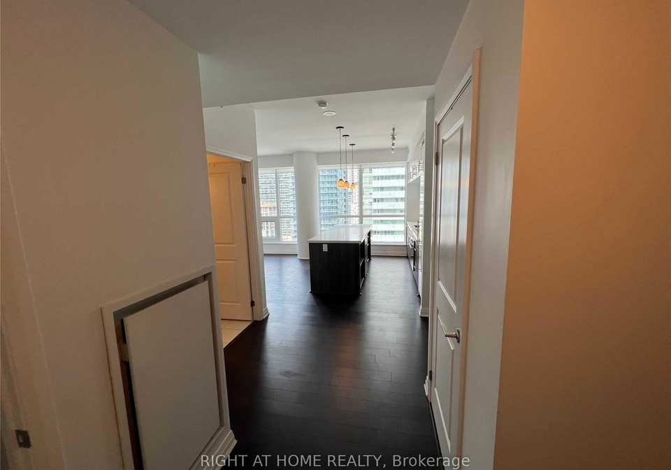 8-mercer-street-toronto-ontario-c12395477
