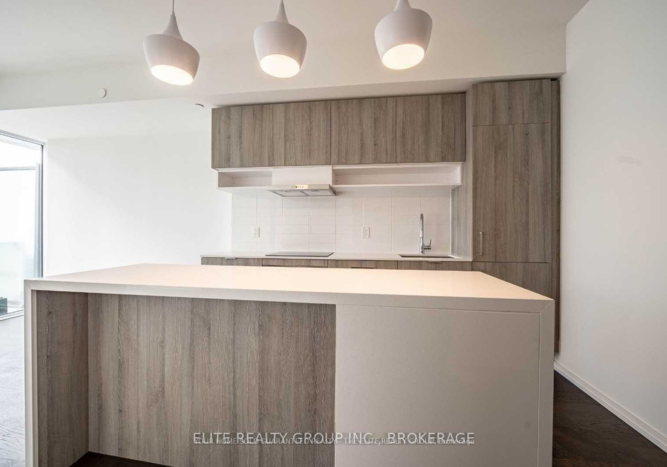 5-soudan-avenue-toronto-ontario-c12395684