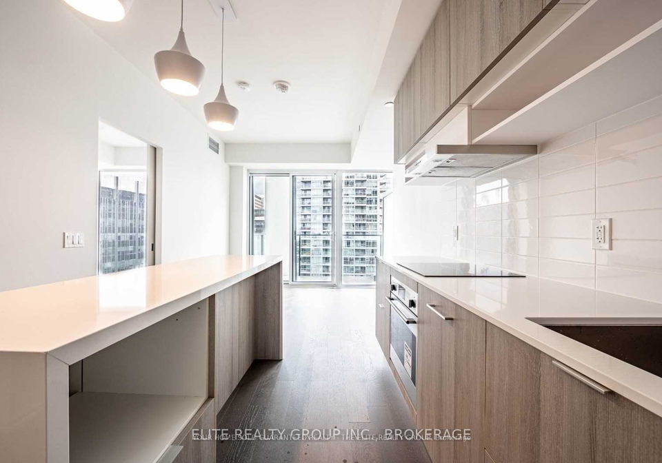 5-soudan-avenue-toronto-ontario-c12395684